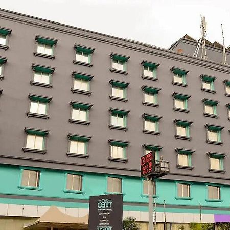 The Cent Hotel Хайдарабад Экстерьер фото